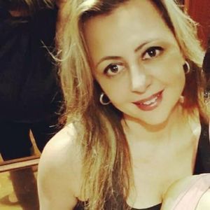 Meet your Posher, Enza